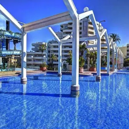 Benal 2bdr Beachfront With Water Park Apartment
