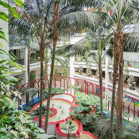 Benal 2bdr Beachfront With Water Park Apartment