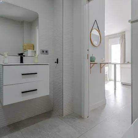 Benal 2bdr Beachfront With Water Park Apartment