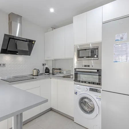 Benal 2bdr Beachfront With Water Park Apartment *
